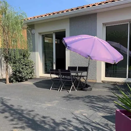 T2 Dans Plain-pied Avec Parking Prive Apartment