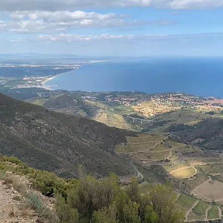 Apartment T2 Dans Plain-pied Avec Parking Prive *