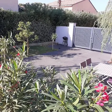 Apartment T2 Dans Plain-pied Avec Parking Prive