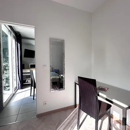 Apartment T2 Dans Plain-pied Avec Parking Prive