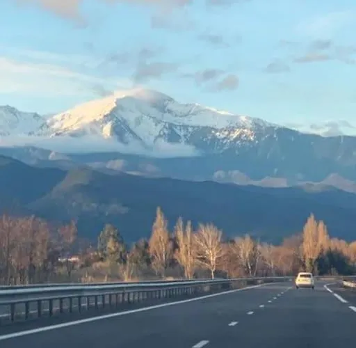 Apartamento T2 Dans Plain-pied Avec Parking Prive *